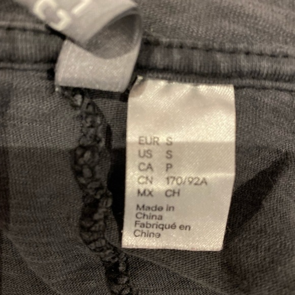 H&M drapey top with zipper size S - Picture 4 of 4